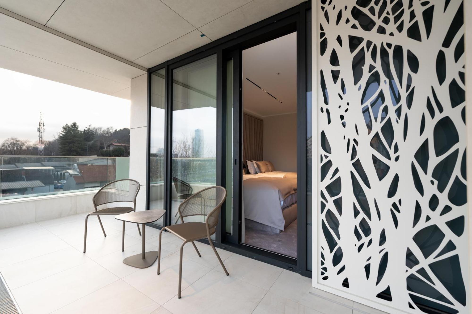 New Belgrade Premium Hotel Buitenkant foto