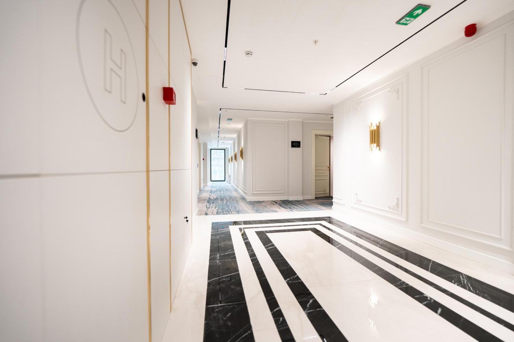 New Belgrade Premium Hotel Buitenkant foto