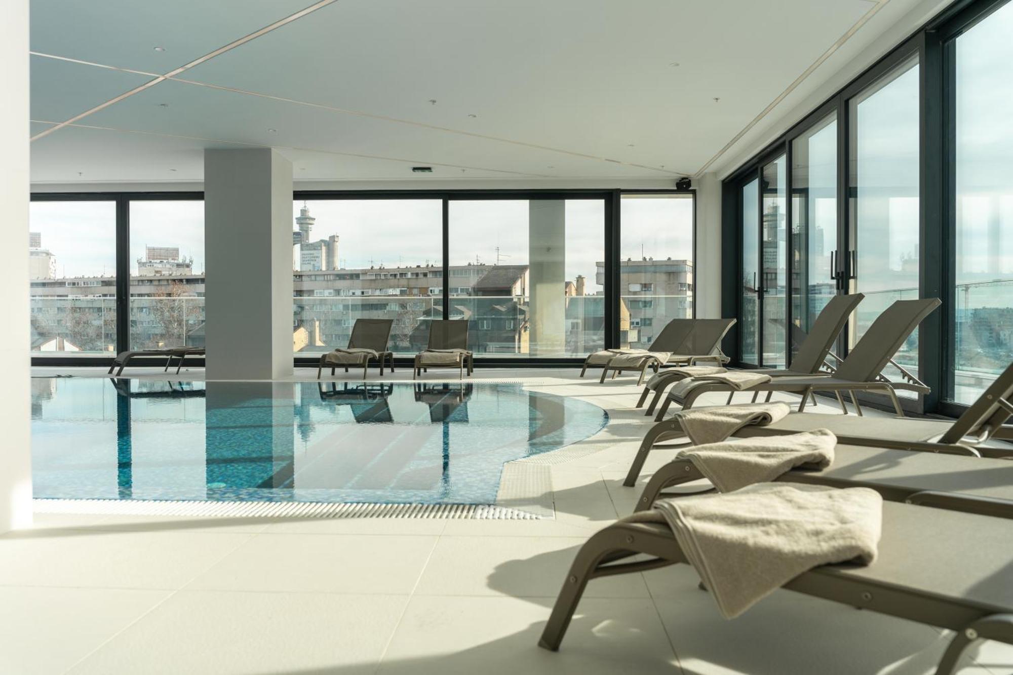 New Belgrade Premium Hotel Buitenkant foto