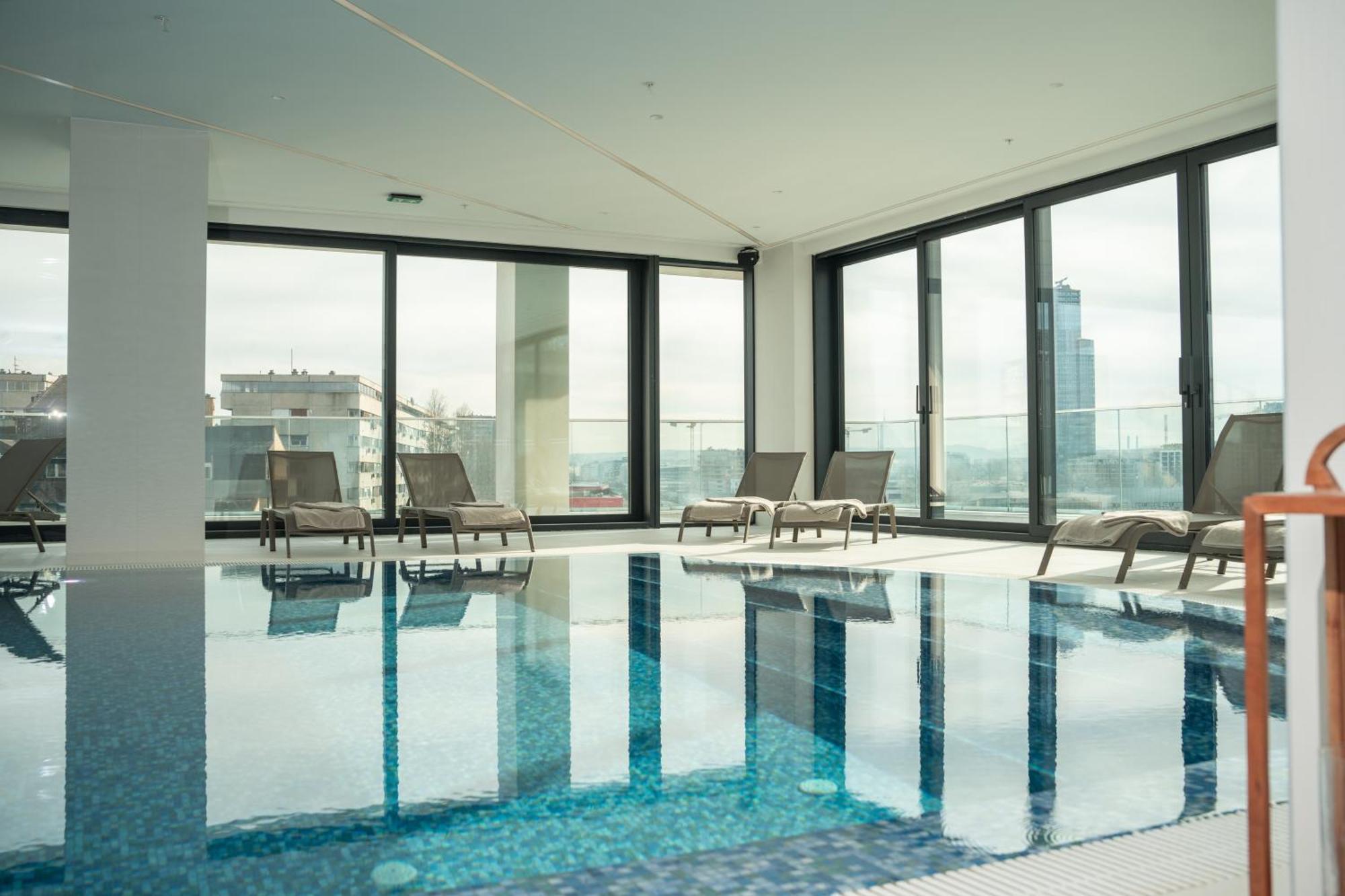 New Belgrade Premium Hotel Buitenkant foto